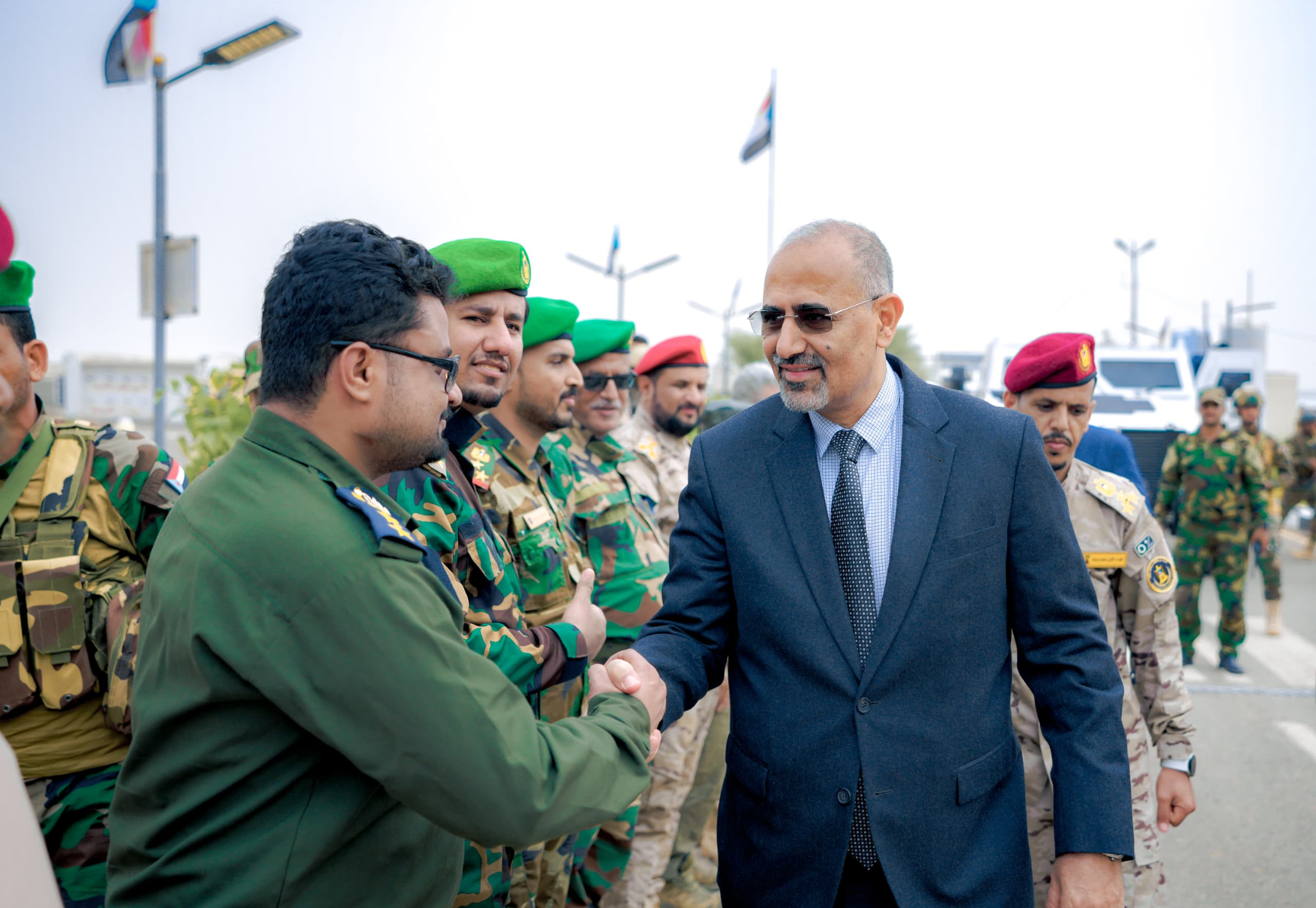 الرئيس الزُبيدي يزور النصب التذكاري للشهيد القائد منير أبو اليمامة ورفاقه الرئيس الزُبيدي يزور النصب التذكاري للشهيد القائد منير أبو اليمامة ورفاقه