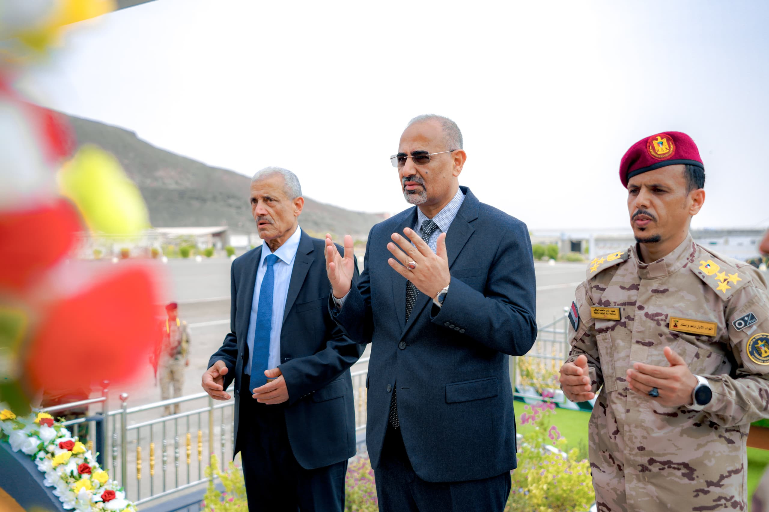 الرئيس الزُبيدي يزور النصب التذكاري للشهيد القائد منير أبو اليمامة ورفاقه الرئيس الزُبيدي يزور النصب التذكاري للشهيد القائد منير أبو اليمامة ورفاقه