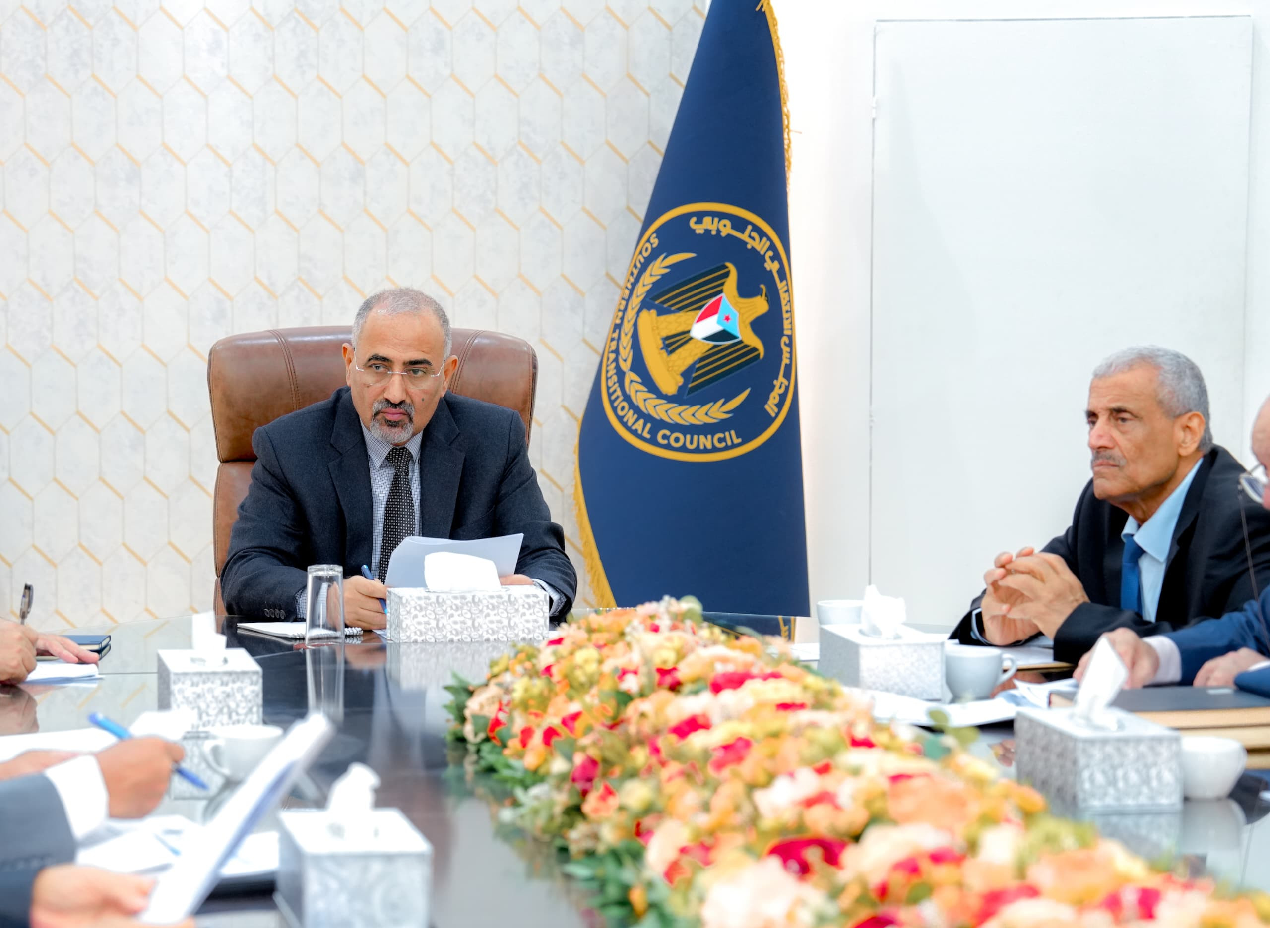 القيادة التنفيذية العُليا تناقش إجراءات ضبط الأسعار وتفعيل الرقابة على الأسواق القيادة التنفيذية العُليا تناقش إجراءات ضبط الأسعار وتفعيل الرقابة على الأسواق