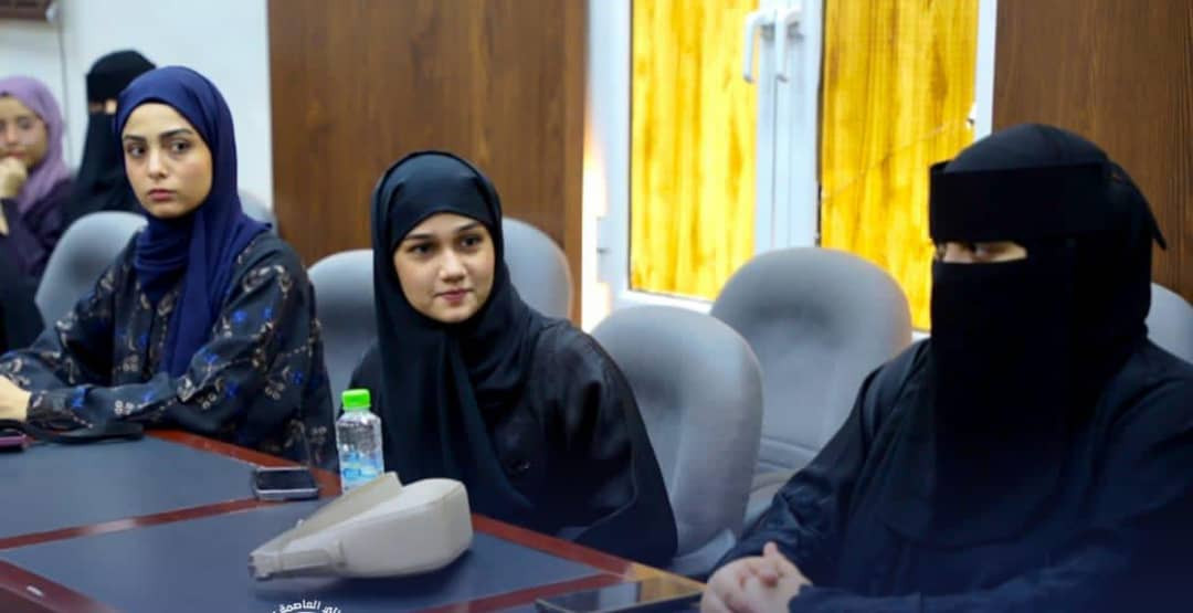 بتوجيهات الرئيس الزُبيدي .. انتقالي العاصمة عدن يُڪرِّم أوائل طلبة الثانوية العامة في العاصمة بتوجيهات الرئيس الزُبيدي .. انتقالي العاصمة عدن يُڪرِّم أوائل طلبة الثانوية العامة في العاصمة