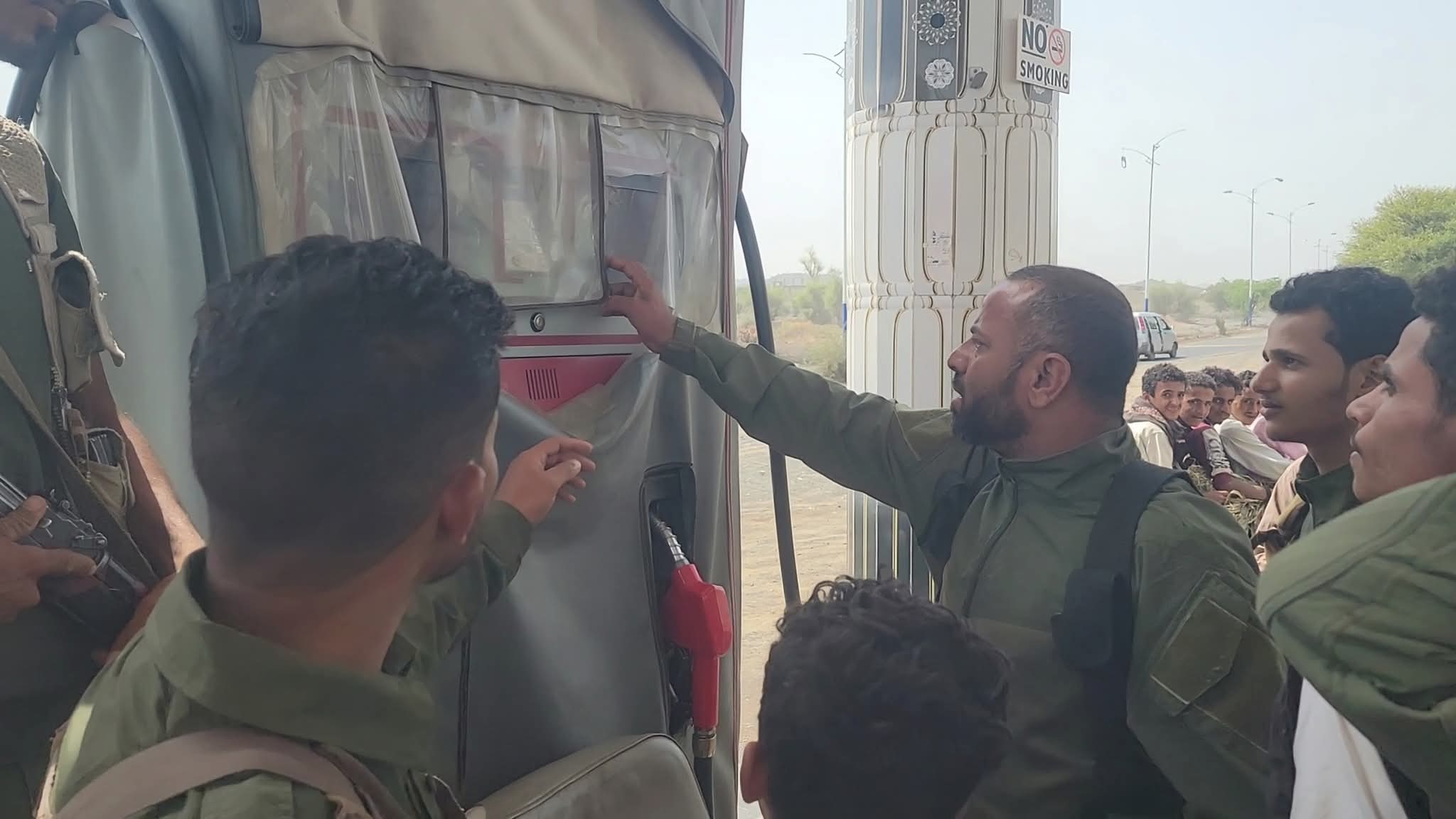 قوات الحزام الأمني بالضالع تنفذ الحملة الأمنية الميدانية لضبط الأسعار قوات الحزام الأمني بالضالع تنفذ الحملة الأمنية الميدانية لضبط الأسعار