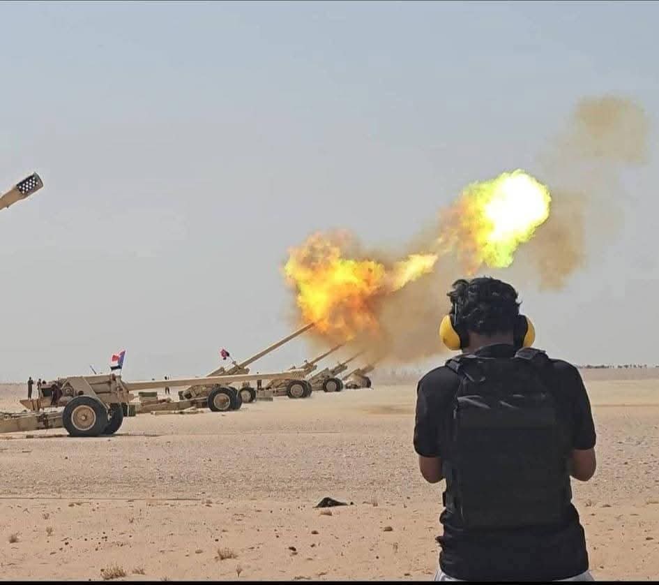 بن الوزير يشهد المشروع التكتيكي الناري لقوات دفاع شبوة ويشيد بجاهزيتها العالية - بن الوزير يشهد المشروع التكتيكي الناري لقوات دفاع شبوة ويشيد بجاهزيتها العالية -