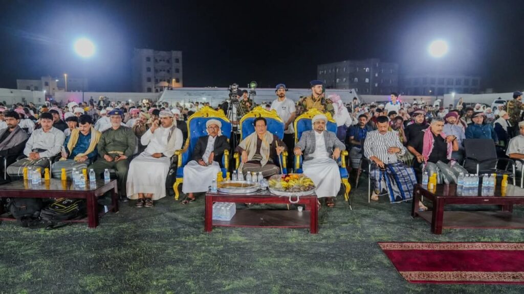 محافظ المهرة "بن ياسر" يفتتح المهرجان الثقافي التراثي الثاني 2025م محافظ المهرة "بن ياسر" يفتتح المهرجان الثقافي التراثي الثاني 2025م