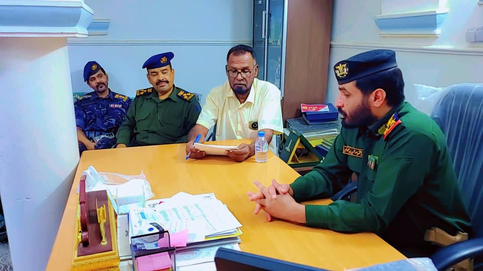 اللجنة الأمنية بمديرية تريم تعقد اجتماعًا استثنائيًا لمناقشة المستجدات الطارئة اللجنة الأمنية بمديرية تريم تعقد اجتماعًا استثنائيًا لمناقشة المستجدات الطارئة