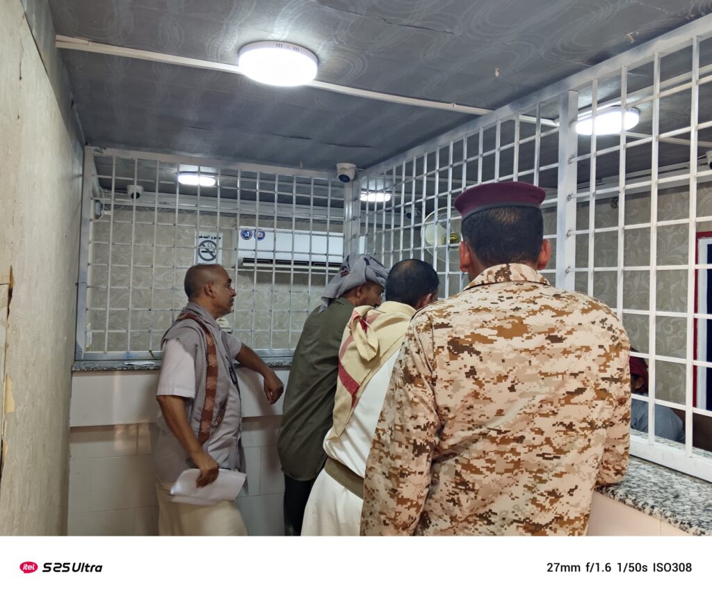 بناءً على توجيهات رئيس مجلس الوزراء ومحافظ محافظة حضرموت… مدير عام ميناء الوديعة يشكّل لجنة لضبط الأسعار في المنفذ بناءً على توجيهات رئيس مجلس الوزراء ومحافظ محافظة حضرموت… مدير عام ميناء الوديعة يشكّل لجنة لضبط الأسعار في المنفذ