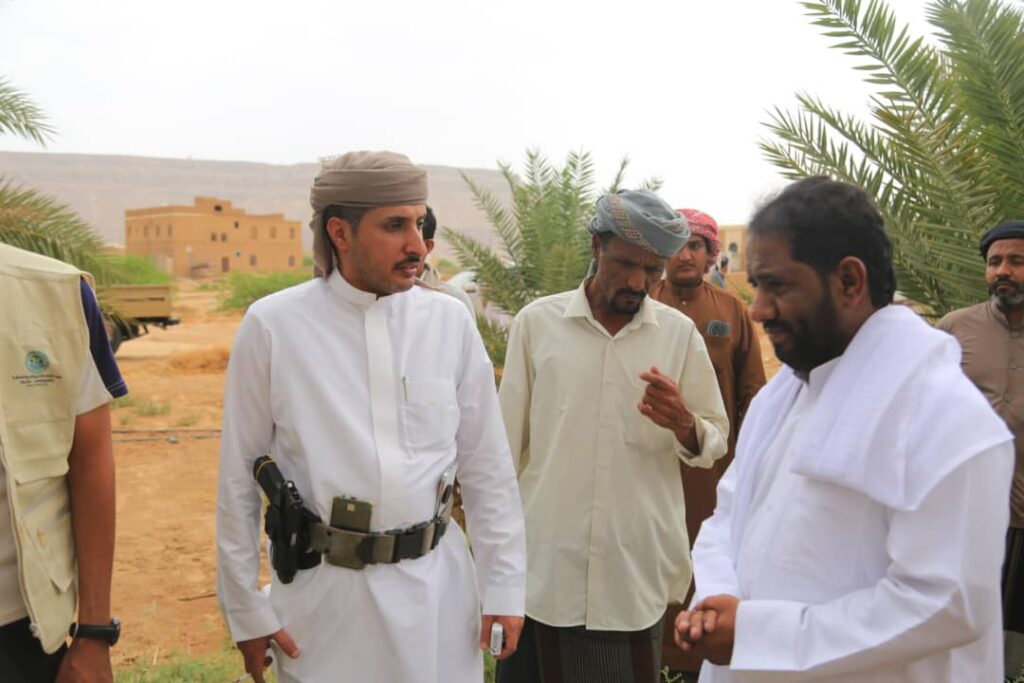 ضمن الأنشطة المصاحبة لفعاليات مهرجان النخيل والتمور بوادي وصحراء حضرموت… مدير عام مكتب الزراعة والري يزور مديرية شبام "شاهد الصور" ضمن الأنشطة المصاحبة لفعاليات مهرجان النخيل والتمور بوادي وصحراء حضرموت… مدير عام مكتب الزراعة والري يزور مديرية شبام "شاهد الصور"