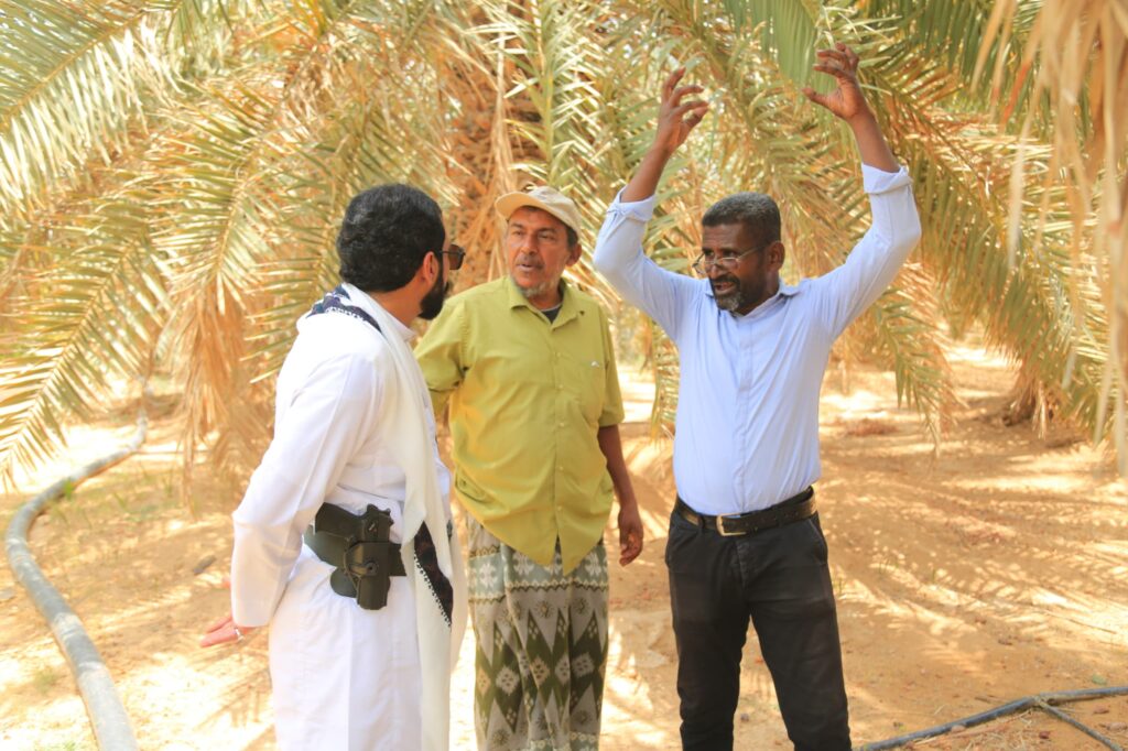 ضمن الأنشطة المصاحبة لفعاليات مهرجان النخيل والتمور بوادي وصحراء حضرموت… مدير عام مكتب الزراعة والري يزور مديرية شبام "شاهد الصور" ضمن الأنشطة المصاحبة لفعاليات مهرجان النخيل والتمور بوادي وصحراء حضرموت… مدير عام مكتب الزراعة والري يزور مديرية شبام "شاهد الصور"