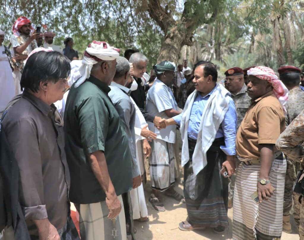 الوكيل العامري يقدّم واجب العزاء في وفاة الشاب محمد سعيد يادين ويلتقي بالشخصيات الاجتماعية والوجهاء والمشايخ وأعضاء المكتب التنفيذي بمديرية تريم الوكيل العامري يقدّم واجب العزاء في وفاة الشاب محمد سعيد يادين ويلتقي بالشخصيات الاجتماعية والوجهاء والمشايخ وأعضاء المكتب التنفيذي بمديرية تريم