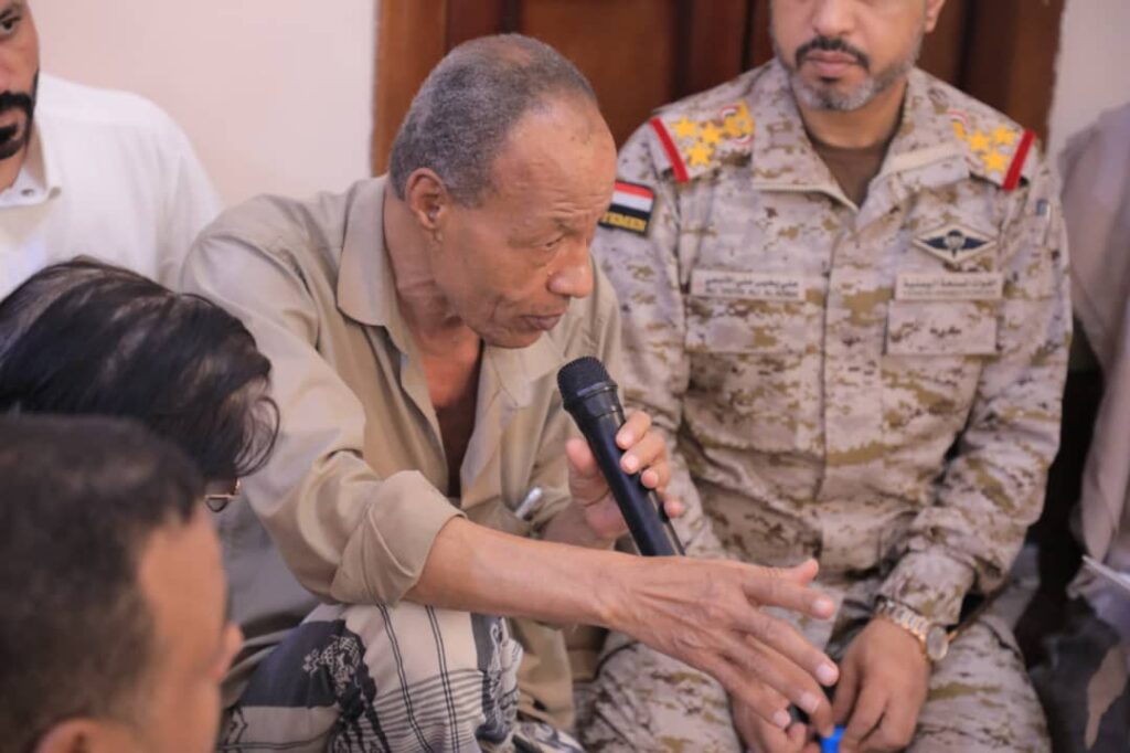 الوكيل العامري يقدّم واجب العزاء في وفاة الشاب محمد سعيد يادين ويلتقي بالشخصيات الاجتماعية والوجهاء والمشايخ وأعضاء المكتب التنفيذي بمديرية تريم الوكيل العامري يقدّم واجب العزاء في وفاة الشاب محمد سعيد يادين ويلتقي بالشخصيات الاجتماعية والوجهاء والمشايخ وأعضاء المكتب التنفيذي بمديرية تريم