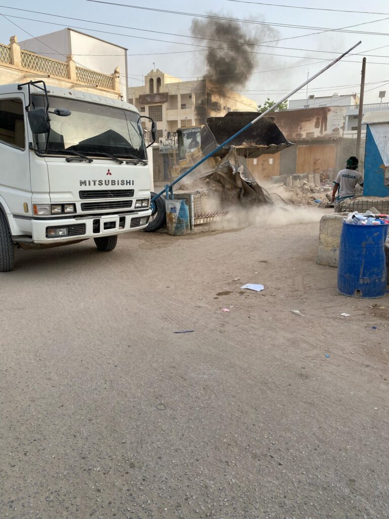 اختاروا أن يكونوا جزءًا من الحل لا من المشكلة / مكتب الاشغال المحليه بالوادي والصحراء يواصل خططه ومشاريعه الميدانيه للفصل الثالث من العام الجاري اختاروا أن يكونوا جزءًا من الحل لا من المشكلة / مكتب الاشغال المحليه بالوادي والصحراء يواصل خططه ومشاريعه الميدانيه للفصل الثالث من العام الجاري