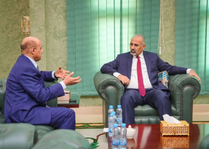 في اليمن : أفراح مؤقتة وأسئلة مستمرة : من يقف وراء تحسن العملة في اليمن : أفراح مؤقتة وأسئلة مستمرة : من يقف وراء تحسن العملة