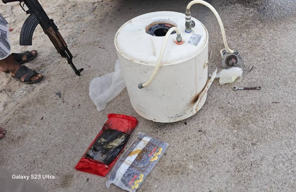 إحباط محاولة تهريب كمية من الحشيش المخدر كانت في طريقها من المهرة إلى المكلا إحباط محاولة تهريب كمية من الحشيش المخدر كانت في طريقها من المهرة إلى المكلا