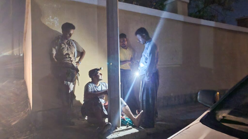 مكتب الأشغال العامة والطرق بالشحر يطلق حملة صيانة للإنارة ويكتشف أعمال تخريب وسرقة مكتب الأشغال العامة والطرق بالشحر يطلق حملة صيانة للإنارة ويكتشف أعمال تخريب وسرقة