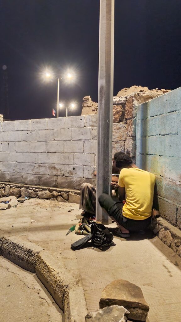 مكتب الأشغال العامة والطرق بالشحر يطلق حملة صيانة للإنارة ويكتشف أعمال تخريب وسرقة مكتب الأشغال العامة والطرق بالشحر يطلق حملة صيانة للإنارة ويكتشف أعمال تخريب وسرقة