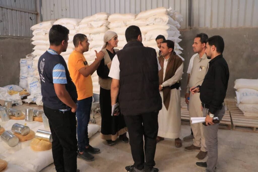 زيارة ميدانية مشتركة في مأرب تعزز جهود ضمان سلامة المخزون الغذائي الإنساني زيارة ميدانية مشتركة في مأرب تعزز جهود ضمان سلامة المخزون الغذائي الإنساني
