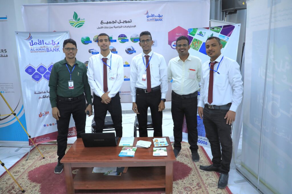 افتتاح المعرض الفني والخيمة التسويقية والقرية التراثية ضمن فعاليات مهرجان النخيل والتمور بوادي حضرموت افتتاح المعرض الفني والخيمة التسويقية والقرية التراثية ضمن فعاليات مهرجان النخيل والتمور بوادي حضرموت