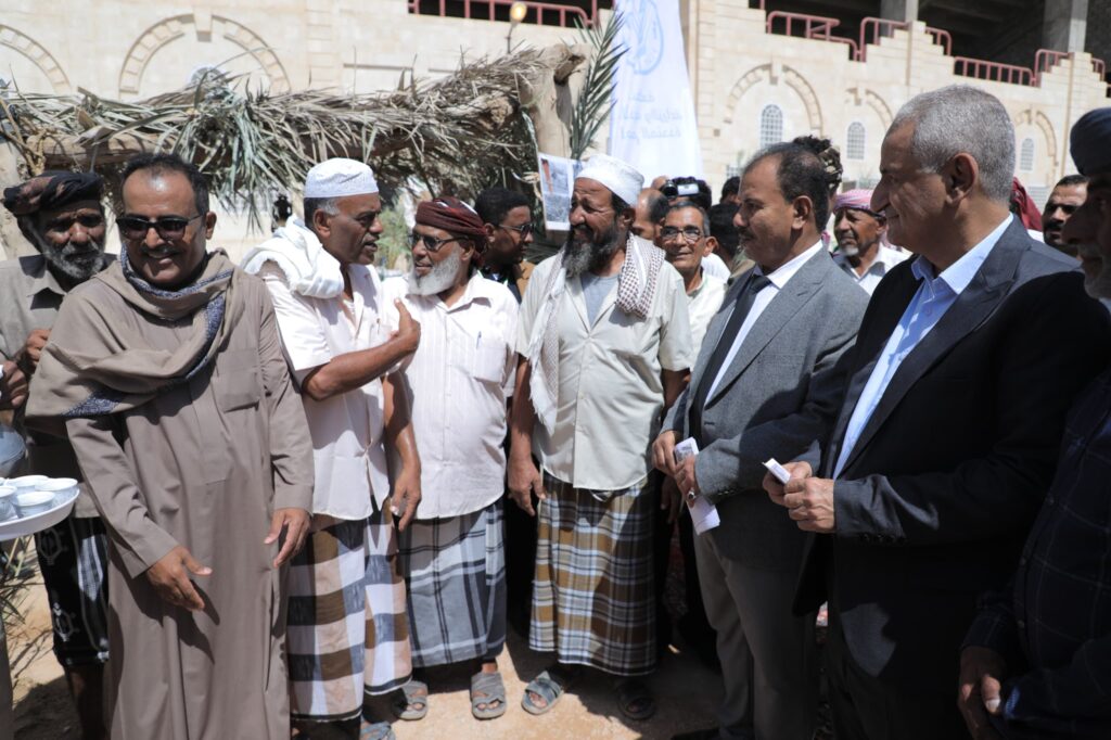 افتتاح المعرض الفني والخيمة التسويقية والقرية التراثية ضمن فعاليات مهرجان النخيل والتمور بوادي حضرموت افتتاح المعرض الفني والخيمة التسويقية والقرية التراثية ضمن فعاليات مهرجان النخيل والتمور بوادي حضرموت