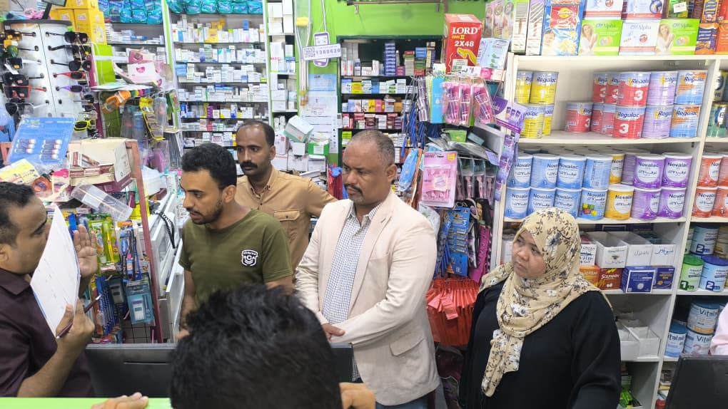 تنفيذاً لتوجيهات محافظ محافظة حضرموت…مكتب وزارة الصحة العامة والسكان يدشن حملة النزولات الميدانية للصيدليات ومخازن الأدوية للتأكد من ضبط الأسعار بحضرموت الساحل تنفيذاً لتوجيهات محافظ محافظة حضرموت…مكتب وزارة الصحة العامة والسكان يدشن حملة النزولات الميدانية للصيدليات ومخازن الأدوية للتأكد من ضبط الأسعار بحضرموت الساحل