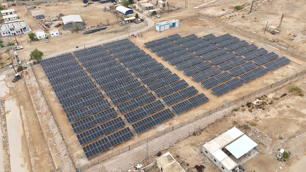 بدعم من منظمة اليونبس:وكيل محافظة حضرموت لشؤون مديريات الوادي والصحراء يدشن العمل في مشروع الطاقة الشمسية لحقل جثمة بمدينة سيئون بدعم من منظمة اليونبس:وكيل محافظة حضرموت لشؤون مديريات الوادي والصحراء يدشن العمل في مشروع الطاقة الشمسية لحقل جثمة بمدينة سيئون