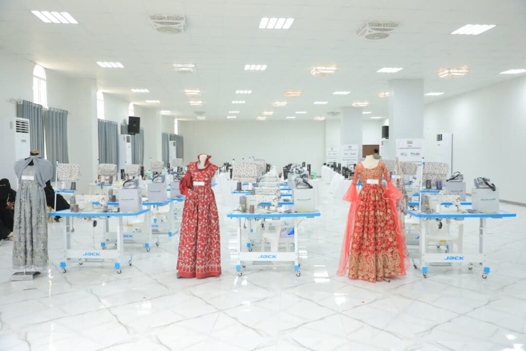 الوكيل العامري يدشن توزيع الحقائب المهنية للمشاركين في مشروع التمكين المهني للشباب 2 بوادي حضرموت الوكيل العامري يدشن توزيع الحقائب المهنية للمشاركين في مشروع التمكين المهني للشباب 2 بوادي حضرموت