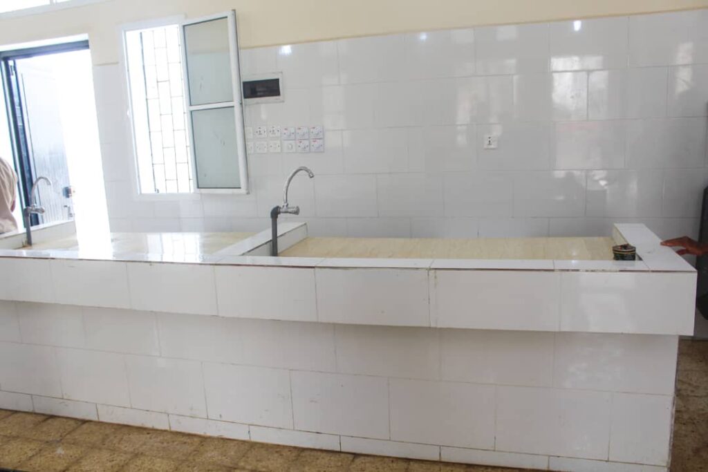 مؤسسة فهد بلبحيث تنفذ مشروع بناء سوق السمك في مدينة بروم مؤسسة فهد بلبحيث تنفذ مشروع بناء سوق السمك في مدينة بروم