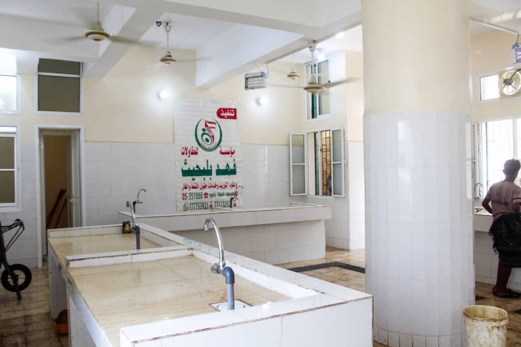 مؤسسة فهد بلبحيث تنفذ مشروع بناء سوق السمك في مدينة بروم مؤسسة فهد بلبحيث تنفذ مشروع بناء سوق السمك في مدينة بروم