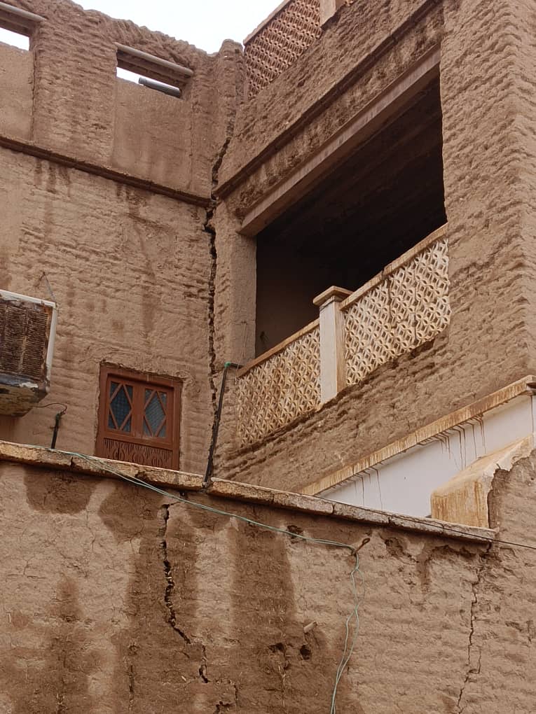 شاهد بالصور <span style="color: revert; font-size: revert; font-weight: revert;">انهيار منزل طيني في مدينةشبام حضرموت نتيجة الأمطار الغزيرة التي شهدتها المنطقة. "شاهد الصور"</span> شاهد بالصور <span style="color: revert; font-size: revert; font-weight: revert;">انهيار منزل طيني في مدينةشبام حضرموت نتيجة الأمطار الغزيرة التي شهدتها المنطقة. "شاهد الصور"</span>