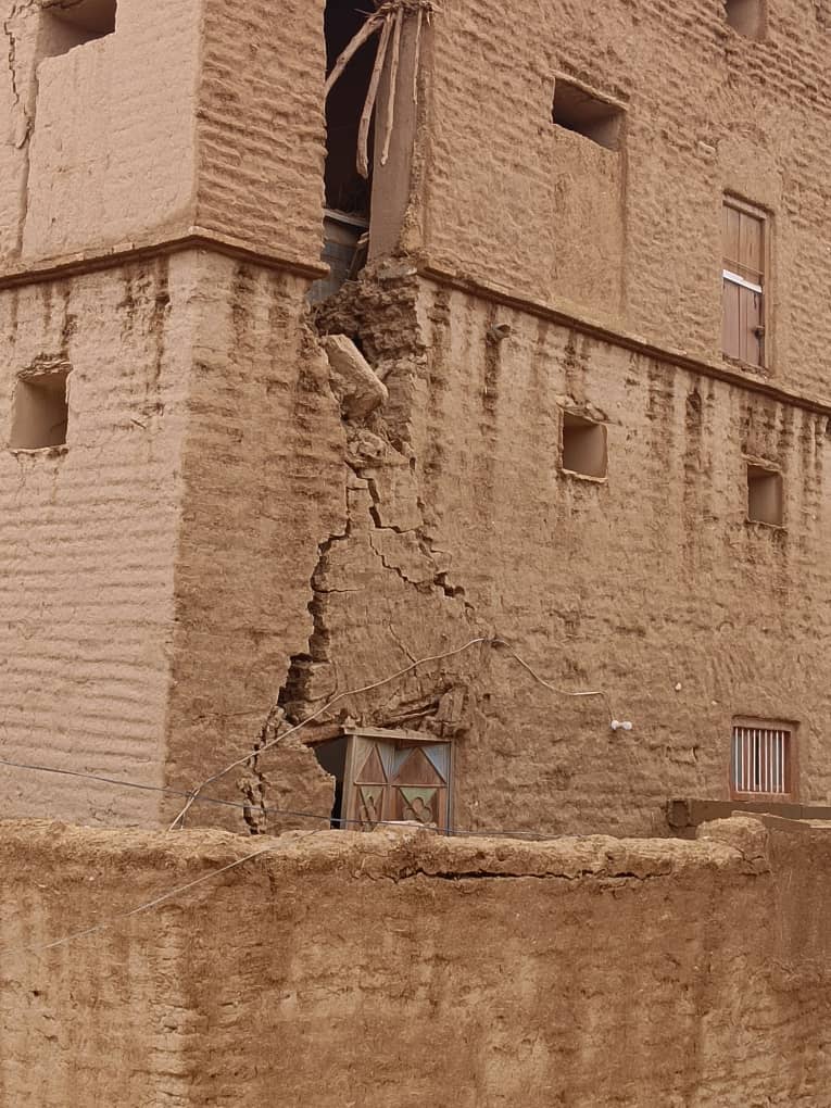 شاهد بالصور <span style="color: revert; font-size: revert; font-weight: revert;">انهيار منزل طيني في مدينةشبام حضرموت نتيجة الأمطار الغزيرة التي شهدتها المنطقة. "شاهد الصور"</span> شاهد بالصور <span style="color: revert; font-size: revert; font-weight: revert;">انهيار منزل طيني في مدينةشبام حضرموت نتيجة الأمطار الغزيرة التي شهدتها المنطقة. "شاهد الصور"</span>