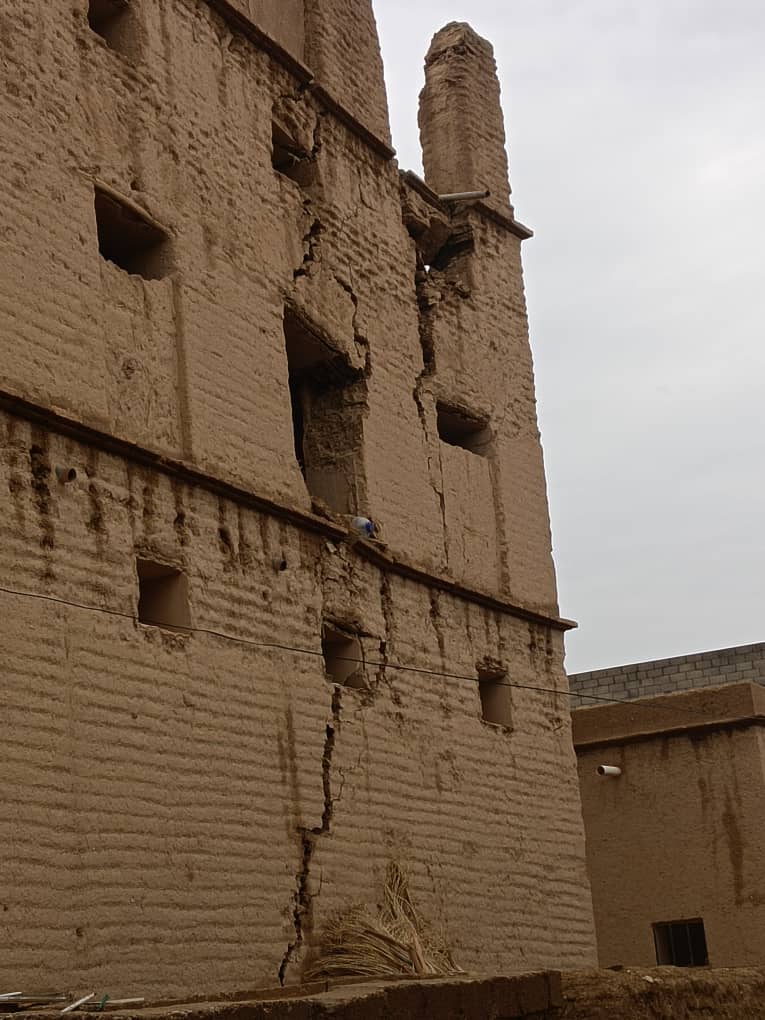 شاهد بالصور <span style="color: revert; font-size: revert; font-weight: revert;">انهيار منزل طيني في مدينةشبام حضرموت نتيجة الأمطار الغزيرة التي شهدتها المنطقة. "شاهد الصور"</span> شاهد بالصور <span style="color: revert; font-size: revert; font-weight: revert;">انهيار منزل طيني في مدينةشبام حضرموت نتيجة الأمطار الغزيرة التي شهدتها المنطقة. "شاهد الصور"</span>