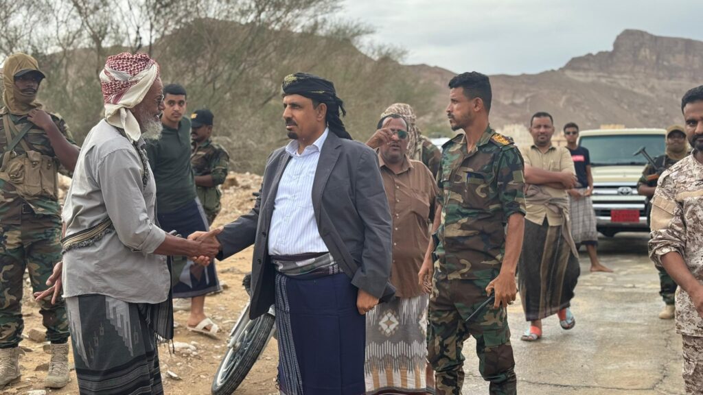 محافظ حضرموت يصل سيئون ويتفقد أضرار السيول في مديريات دوعن ووادي العين حورة والقطن وشبام وسيئون ويؤكد على رفع الجاهزية لمواجهة تداعيات المنخفض الجوي محافظ حضرموت يصل سيئون ويتفقد أضرار السيول في مديريات دوعن ووادي العين حورة والقطن وشبام وسيئون ويؤكد على رفع الجاهزية لمواجهة تداعيات المنخفض الجوي