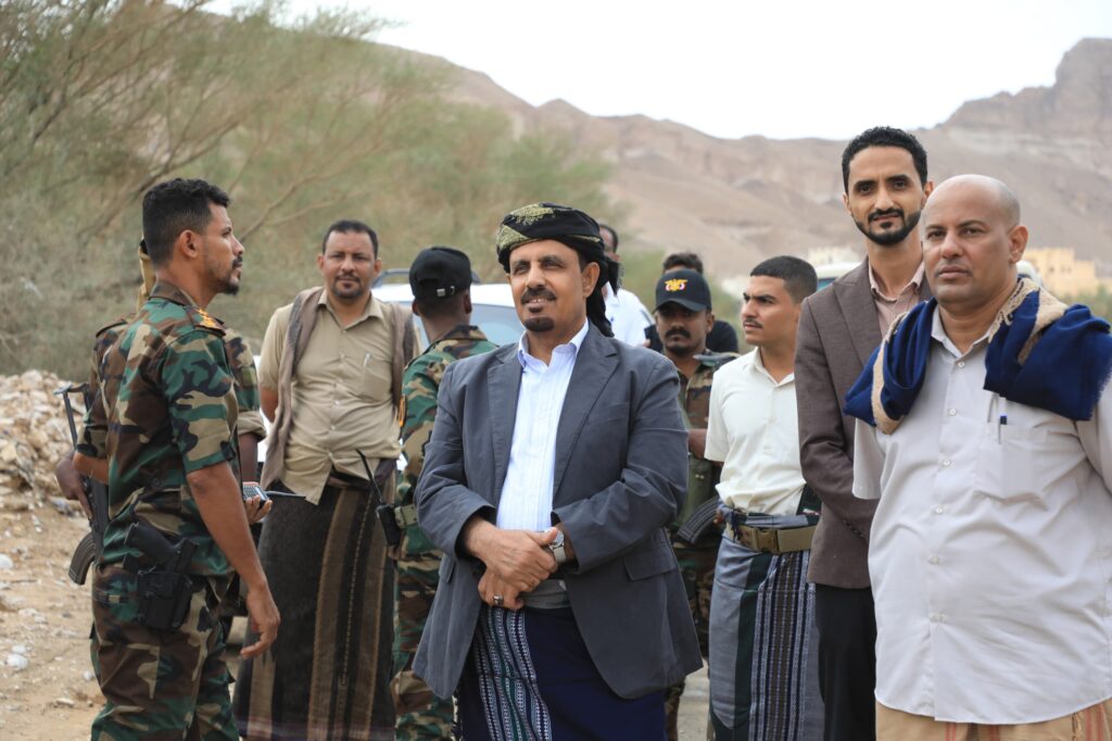 محافظ حضرموت يصل سيئون ويتفقد أضرار السيول في مديريات دوعن ووادي العين حورة والقطن وشبام وسيئون ويؤكد على رفع الجاهزية لمواجهة تداعيات المنخفض الجوي محافظ حضرموت يصل سيئون ويتفقد أضرار السيول في مديريات دوعن ووادي العين حورة والقطن وشبام وسيئون ويؤكد على رفع الجاهزية لمواجهة تداعيات المنخفض الجوي