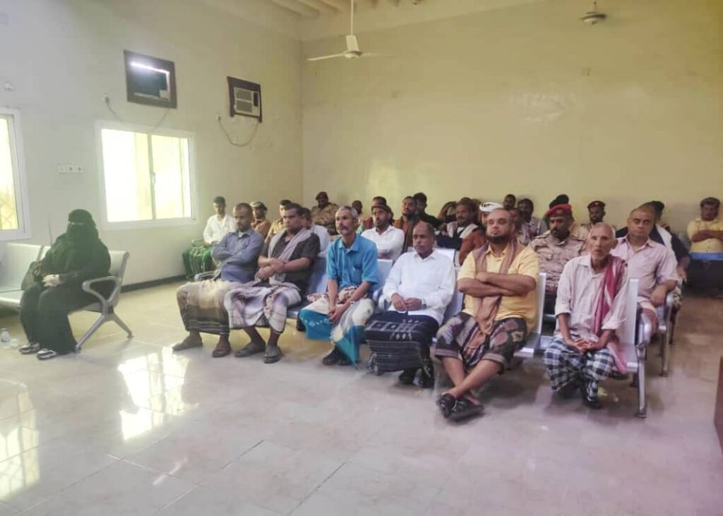 المحكمة العسكرية بالمنطقة العسكرية الثانية تغلق باب المرافعات في قضية استشهاد المساعد أول بلواء النخبة الحضرمي "بارجاش" وتحجز القضية للحكم المحكمة العسكرية بالمنطقة العسكرية الثانية تغلق باب المرافعات في قضية استشهاد المساعد أول بلواء النخبة الحضرمي "بارجاش" وتحجز القضية للحكم