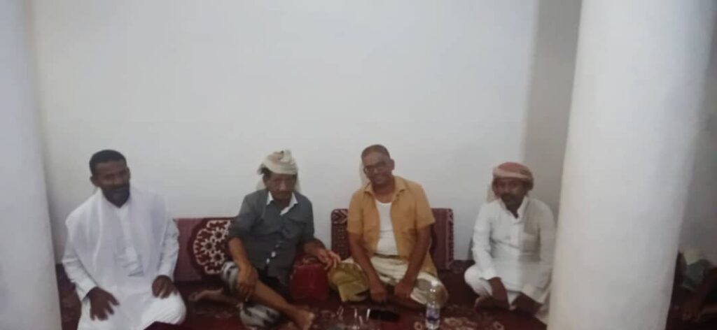 الشيخ خالد عبدالله العامري يزور الكابتن شاكر بن سلمان للاطمئنان على صحته بعد وعكة صحية الشيخ خالد عبدالله العامري يزور الكابتن شاكر بن سلمان للاطمئنان على صحته بعد وعكة صحية