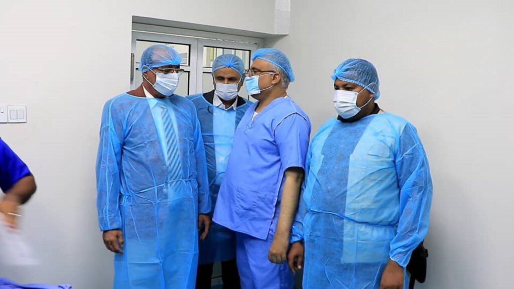 بتمويل وتنفيذ منظمة بيور هاندز، بمركز رؤية لطب وجراحة العيون والشبكية بسيئون:الوكيل التميمي يدشن إجراء عمليات مخيّم جراحة العيون لإزالة المياه البيضاء وتركيب العدسات المجاني بوادي حضرموت بتمويل وتنفيذ منظمة بيور هاندز، بمركز رؤية لطب وجراحة العيون والشبكية بسيئون:الوكيل التميمي يدشن إجراء عمليات مخيّم جراحة العيون لإزالة المياه البيضاء وتركيب العدسات المجاني بوادي حضرموت