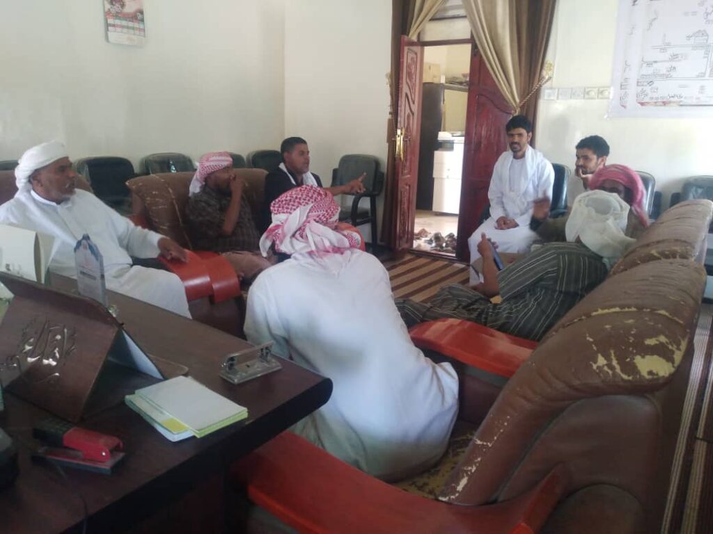 مدير عام مديرية رماه يعقد لقاءً موسعًا مع تجار الوقود ووكلاء الغاز لمناقشة الأوضاع المعيشية مدير عام مديرية رماه يعقد لقاءً موسعًا مع تجار الوقود ووكلاء الغاز لمناقشة الأوضاع المعيشية