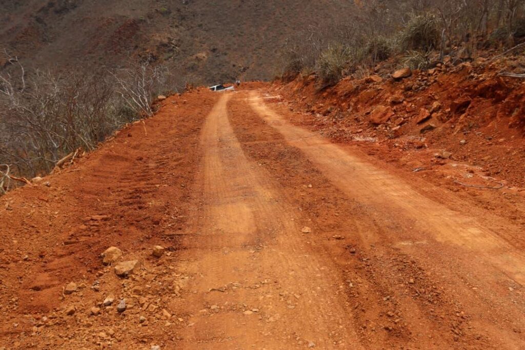 سقطرى: افتتاح طريق دشتان الحيوي بدعم من الدكتور فهد كفاين سقطرى: افتتاح طريق دشتان الحيوي بدعم من الدكتور فهد كفاين
