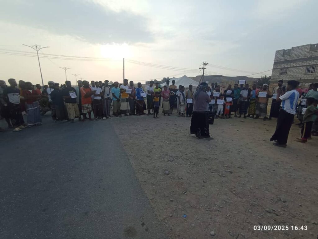 خيمة العز والكرامة بمدينة الحامي تُنظم وقفة وتُصدر بياناً احتجاجياً "صور" خيمة العز والكرامة بمدينة الحامي تُنظم وقفة وتُصدر بياناً احتجاجياً "صور"