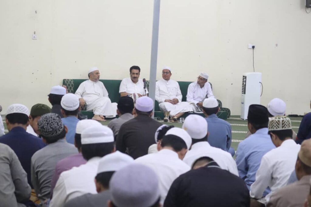 جامعة تريم الإسلامية ومعهد العيدروس يستقبلان السفير اليمني في إندونيسيا جامعة تريم الإسلامية ومعهد العيدروس يستقبلان السفير اليمني في إندونيسيا