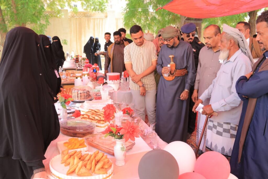 “شبام تُضيء بالإبداع النسوي… قصة نجاح تُكتب بأيديهن” “شبام تُضيء بالإبداع النسوي… قصة نجاح تُكتب بأيديهن”