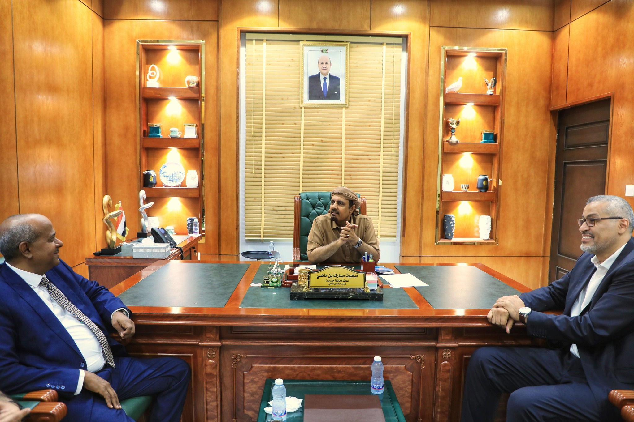 محافظ حضرموت يبحث مع وكيل وزارة الشباب والرياضة ورئيس الاتحاد العام لكرة السلة تعزيز التعاون الرياضي لخدمة قطاع الشباب والرياضة محافظ حضرموت يبحث مع وكيل وزارة الشباب والرياضة ورئيس الاتحاد العام لكرة السلة تعزيز التعاون الرياضي لخدمة قطاع الشباب والرياضة