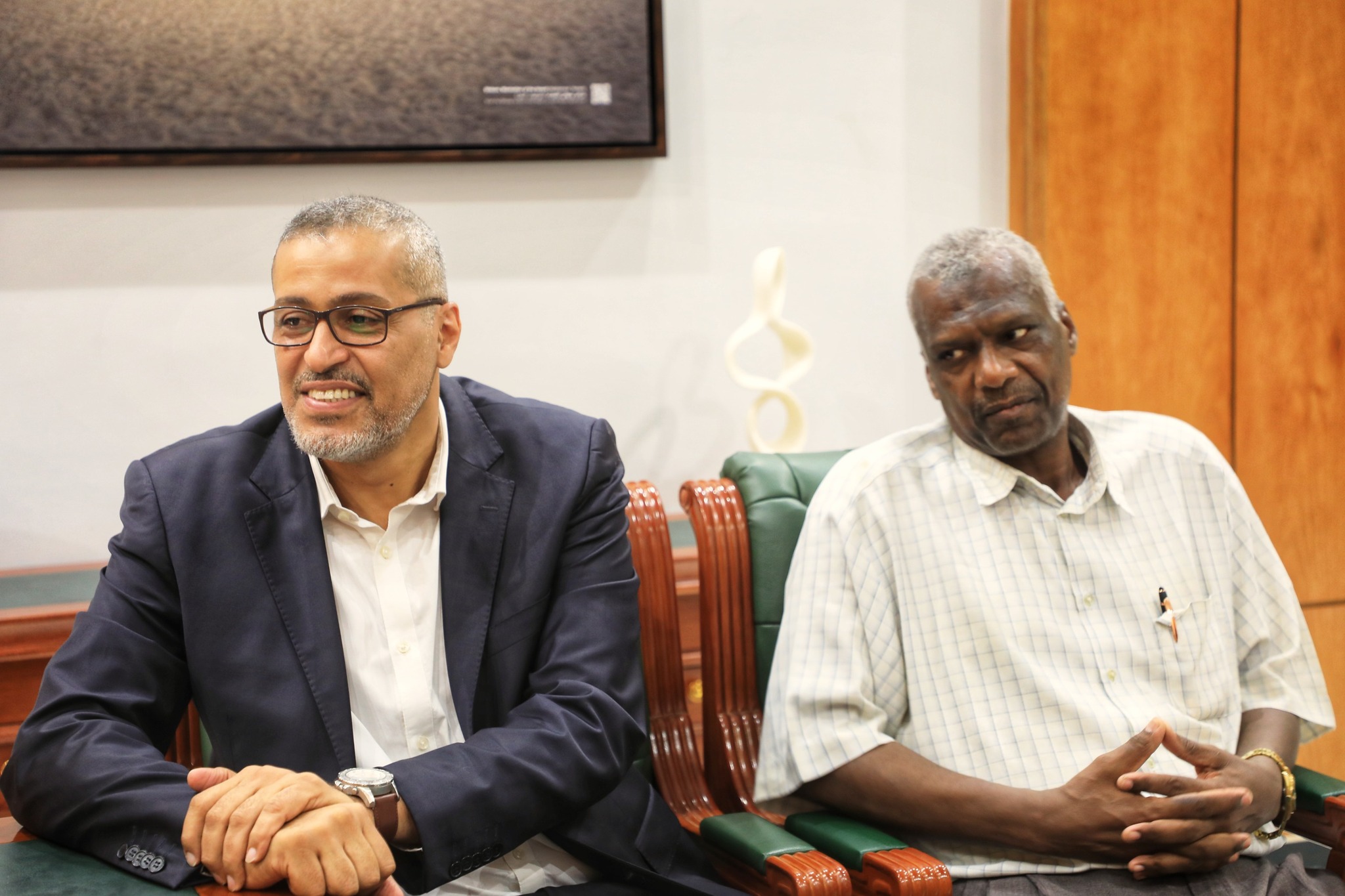 محافظ حضرموت يبحث مع وكيل وزارة الشباب والرياضة ورئيس الاتحاد العام لكرة السلة تعزيز التعاون الرياضي لخدمة قطاع الشباب والرياضة محافظ حضرموت يبحث مع وكيل وزارة الشباب والرياضة ورئيس الاتحاد العام لكرة السلة تعزيز التعاون الرياضي لخدمة قطاع الشباب والرياضة