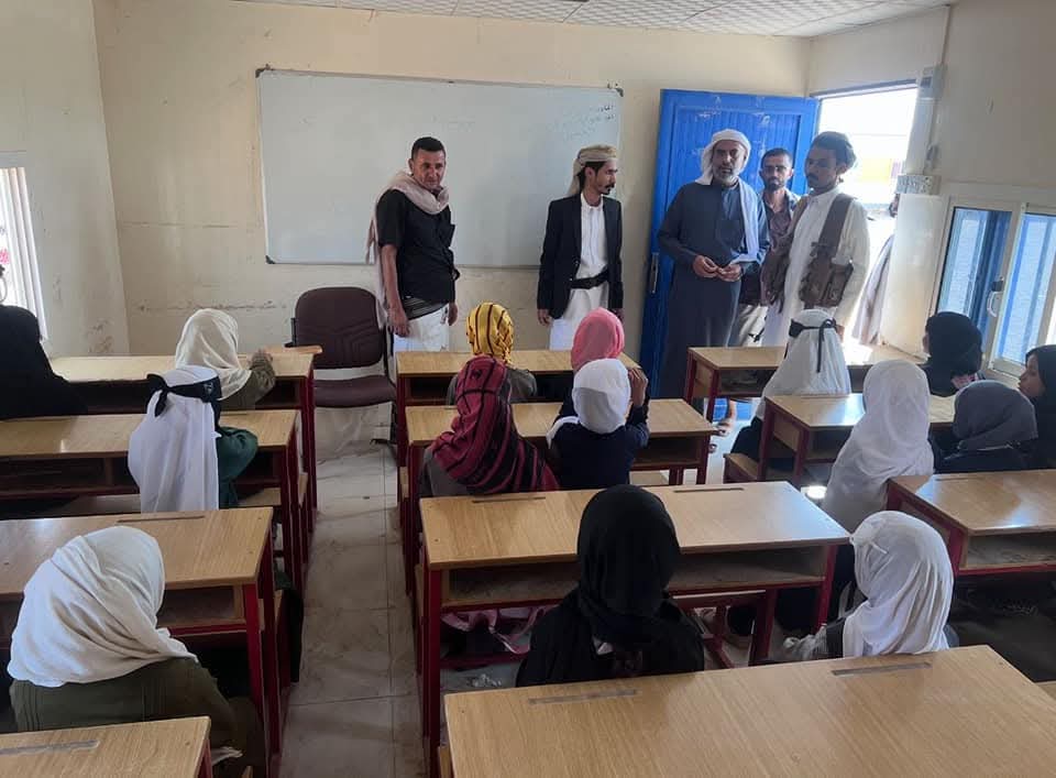 مدير عام مديرية العبر يدشّن العام الدراسي الجديد بمدارس المديرية مدير عام مديرية العبر يدشّن العام الدراسي الجديد بمدارس المديرية