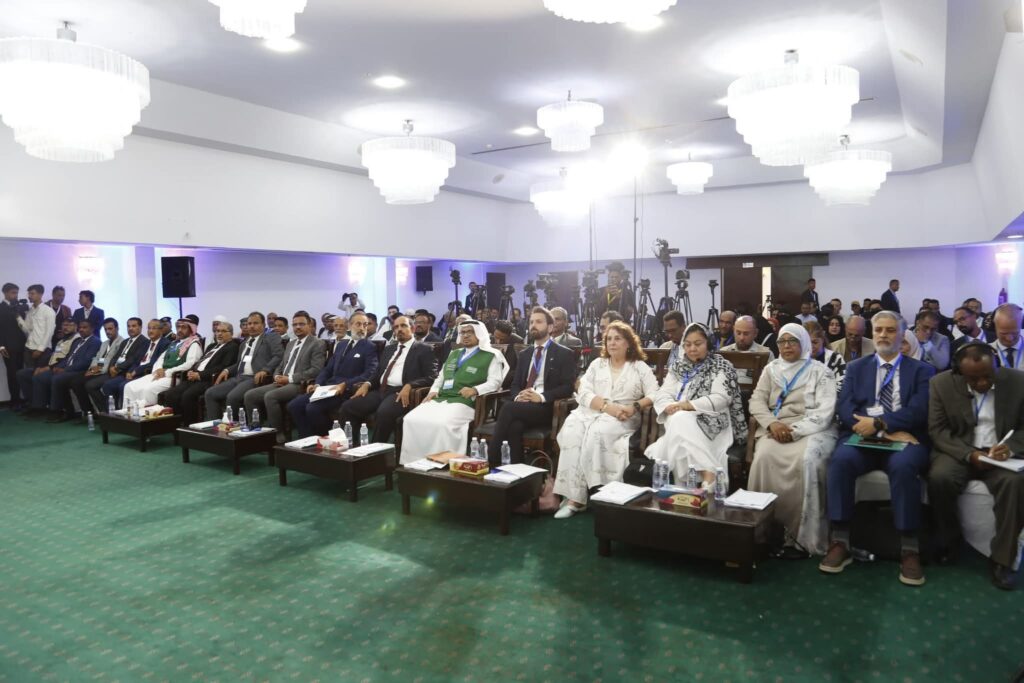 برعاية دولة رئيس الوزراء .. السلطة المحلية بحضرموت تُطلق خارطة طريق للتنمية وتؤكد أنها قاطرة التنمية في اليمن برعاية دولة رئيس الوزراء .. السلطة المحلية بحضرموت تُطلق خارطة طريق للتنمية وتؤكد أنها قاطرة التنمية في اليمن