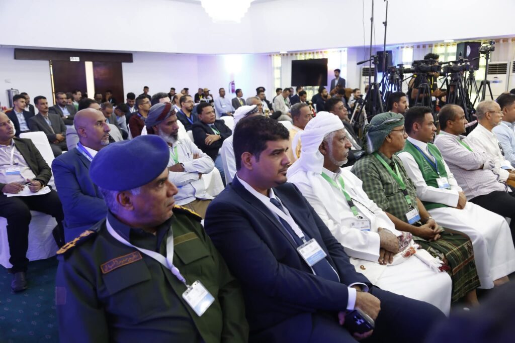 برعاية دولة رئيس الوزراء .. السلطة المحلية بحضرموت تُطلق خارطة طريق للتنمية وتؤكد أنها قاطرة التنمية في اليمن برعاية دولة رئيس الوزراء .. السلطة المحلية بحضرموت تُطلق خارطة طريق للتنمية وتؤكد أنها قاطرة التنمية في اليمن