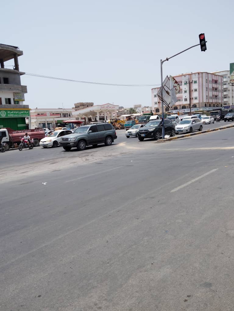 اشارة المرور في مفرق بويش روكب ىؤكد مدى الالتزام المروري وتقليل الحوادث المرورية اشارة المرور في مفرق بويش روكب ىؤكد مدى الالتزام المروري وتقليل الحوادث المرورية