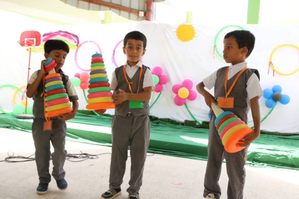 شاهد بالصور .. روضة الطفل بتاربة تدشّن عامها الدراسي الجديد 2025-2026م وسط أجواء مفعمة بالبهجة والنشاط شاهد بالصور .. روضة الطفل بتاربة تدشّن عامها الدراسي الجديد 2025-2026م وسط أجواء مفعمة بالبهجة والنشاط