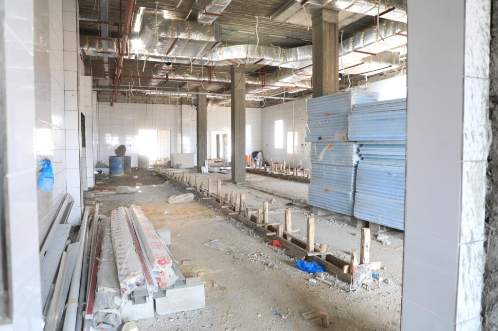 الأمين العام لمحلّي حضرموت يتفقد سير العمل في مشروع مركز الصادرات السمكي الأمين العام لمحلّي حضرموت يتفقد سير العمل في مشروع مركز الصادرات السمكي