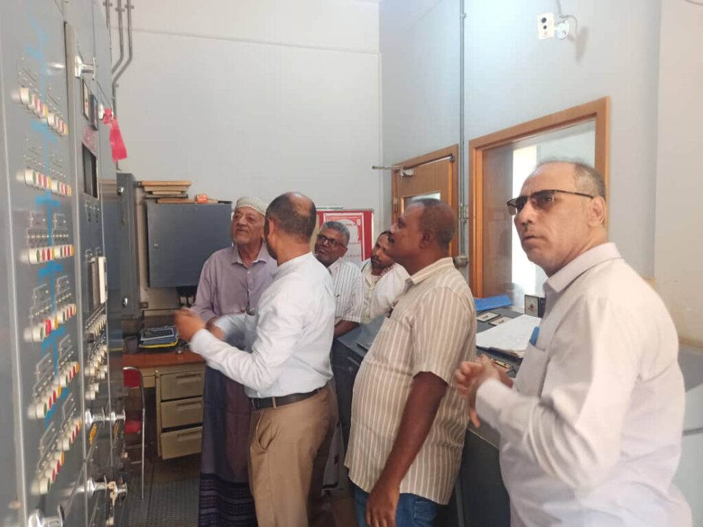 وكيل وزارة المياه والبيئة يطلع على مشاريع المؤسسة المحلية للمياه والصرف الصحي بوادي حضرموت ويزور محطة المعالجة بمنطقة صليله.. وكيل وزارة المياه والبيئة يطلع على مشاريع المؤسسة المحلية للمياه والصرف الصحي بوادي حضرموت ويزور محطة المعالجة بمنطقة صليله..