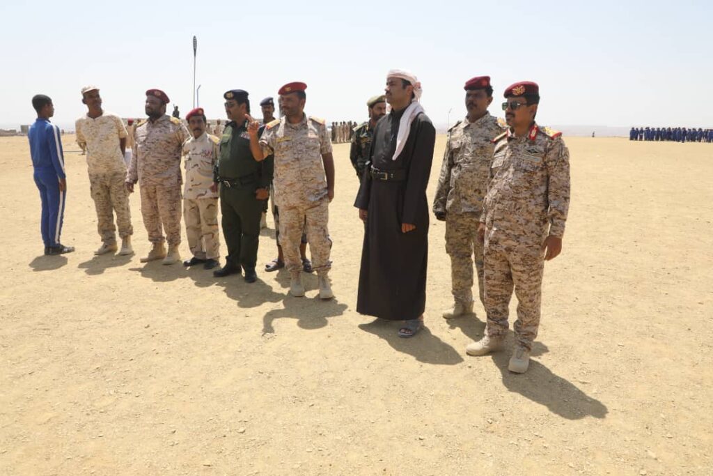 قائد قوات حماية حضرموت يتفقد معسكر اللواء الأول ويطّلع على سير دورة الاستجداد الثانيةويؤكد: “الانضباط والولاء لحضرموت واجب مقدس” قائد قوات حماية حضرموت يتفقد معسكر اللواء الأول ويطّلع على سير دورة الاستجداد الثانيةويؤكد: “الانضباط والولاء لحضرموت واجب مقدس”