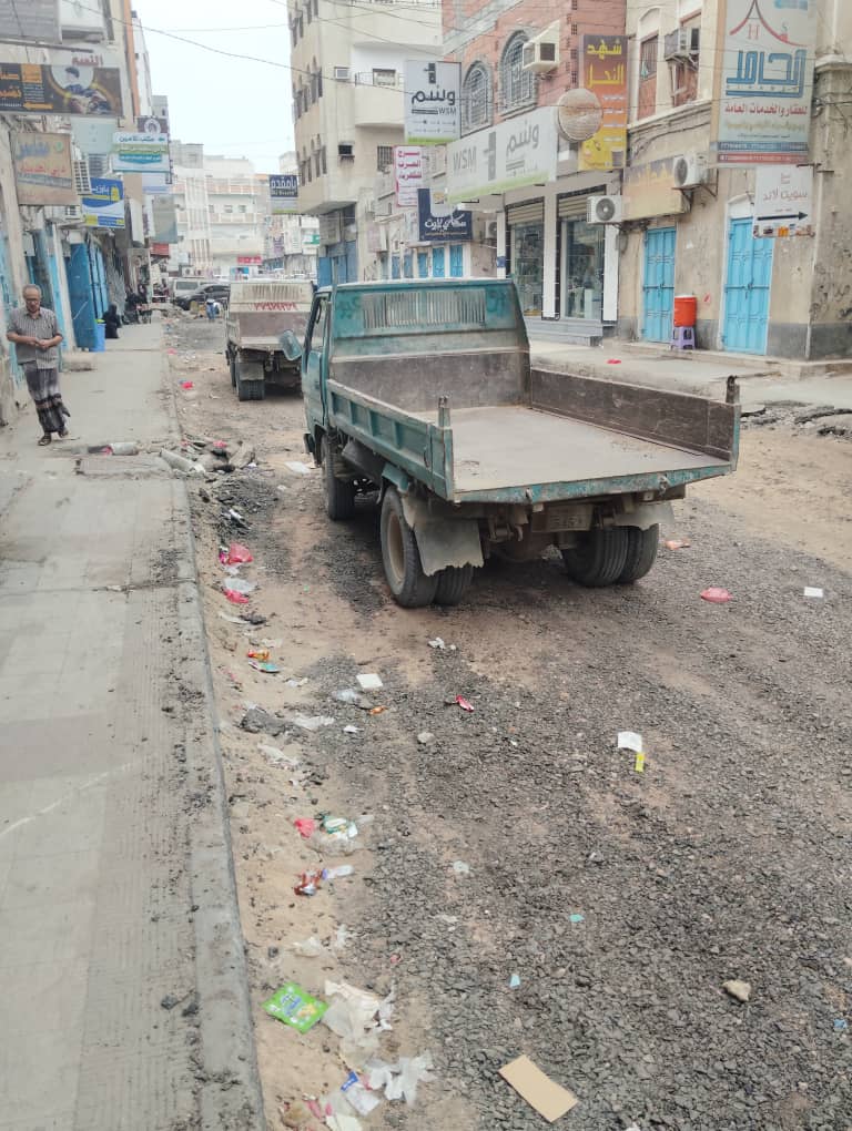 مكتب الأشغال بساحل حضرموت يواصل أعمال صيانة الطرق والجسور بقيادة المهندس صالح العمري "صور" مكتب الأشغال بساحل حضرموت يواصل أعمال صيانة الطرق والجسور بقيادة المهندس صالح العمري "صور"